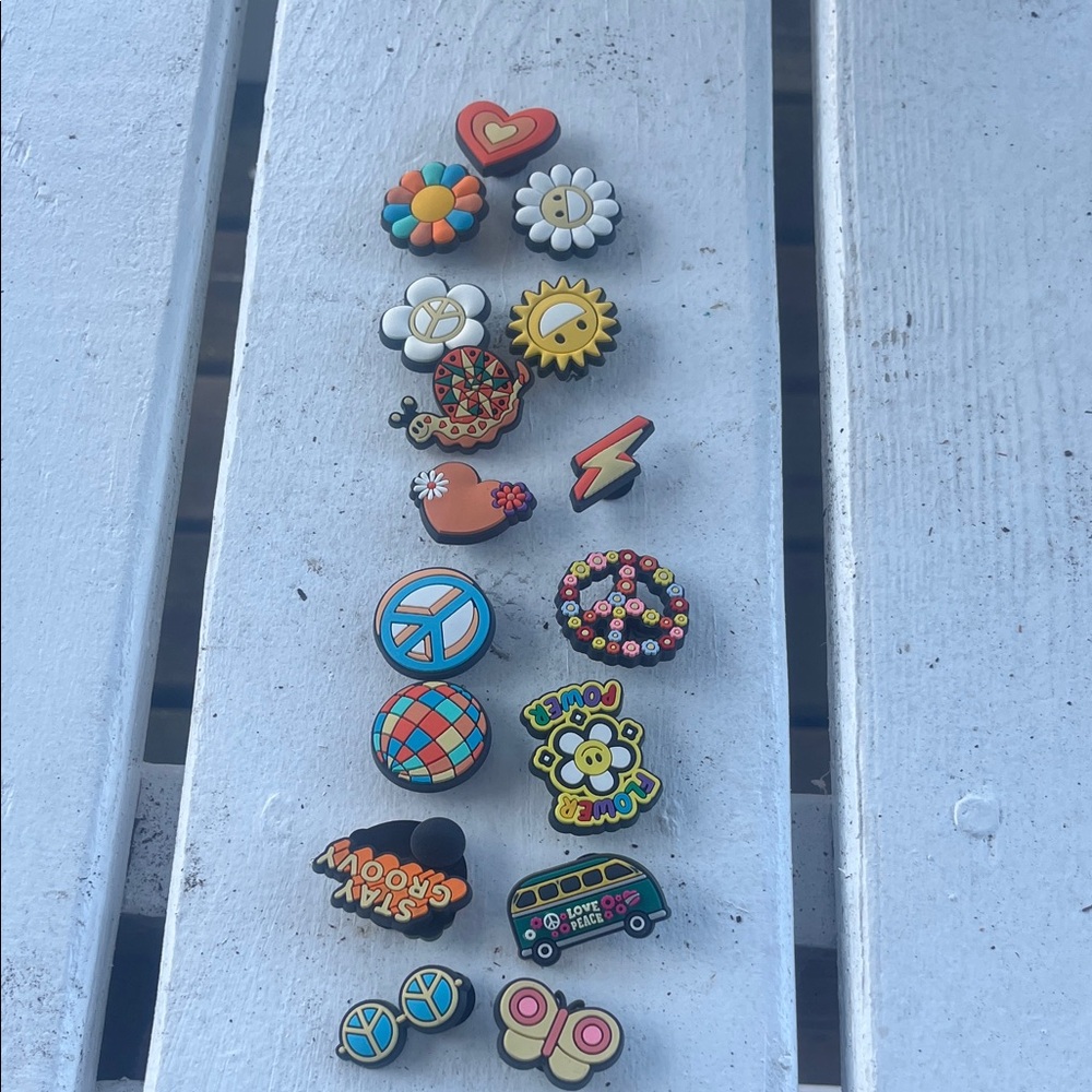 Kids Multicolor Flower & Peace Sign Shoe Charms - Unbranded